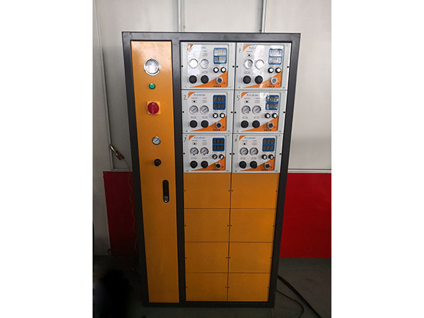 往復(fù)機噴塑機